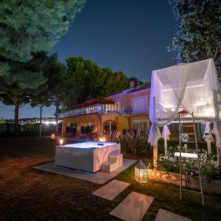 Bed and Breakfast Tra Gli Alberi E Il Mare Sirolo Exterior foto