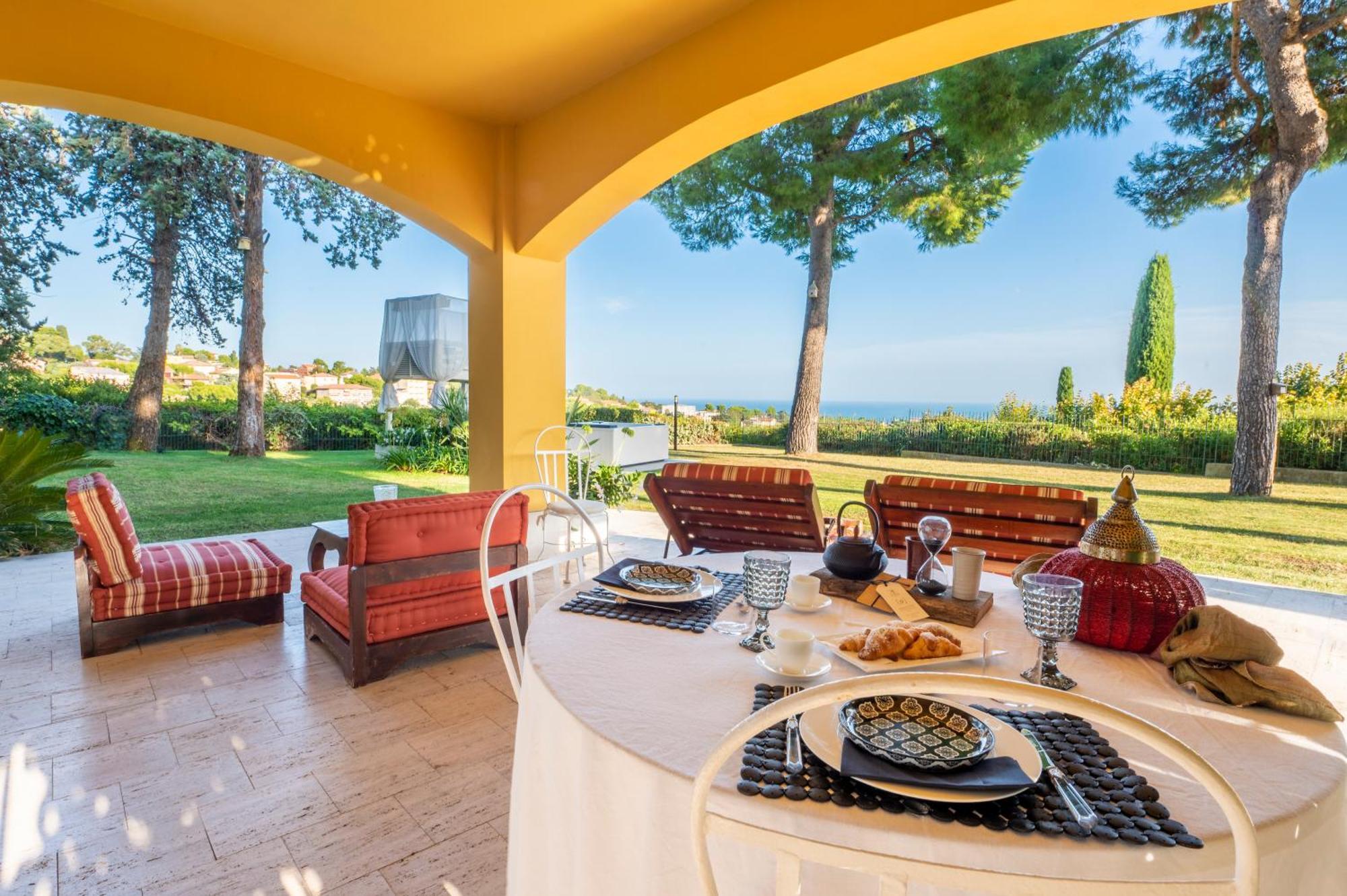 Bed and Breakfast Tra Gli Alberi E Il Mare Sirolo Exterior foto