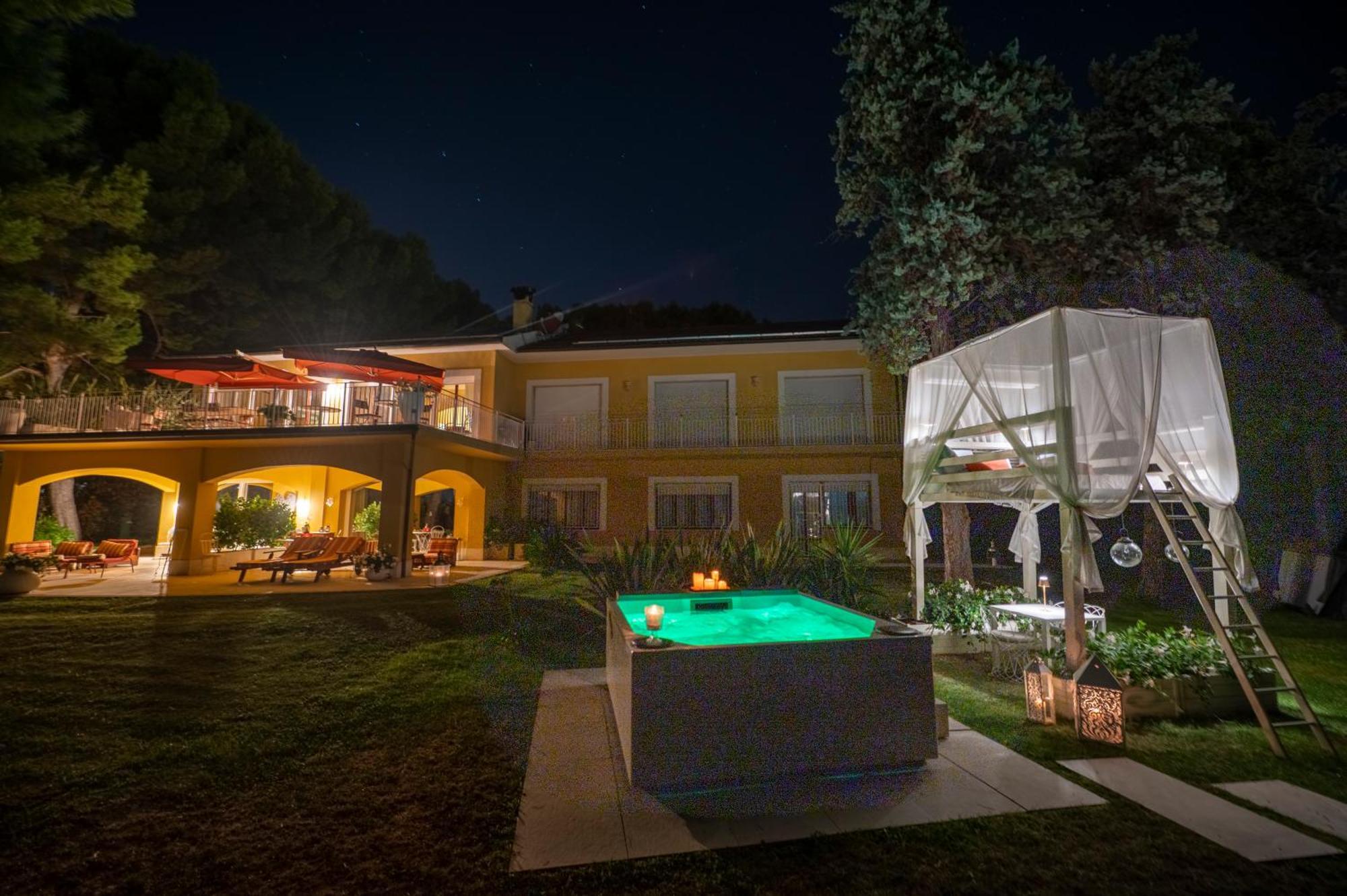 Bed and Breakfast Tra Gli Alberi E Il Mare Sirolo Exterior foto