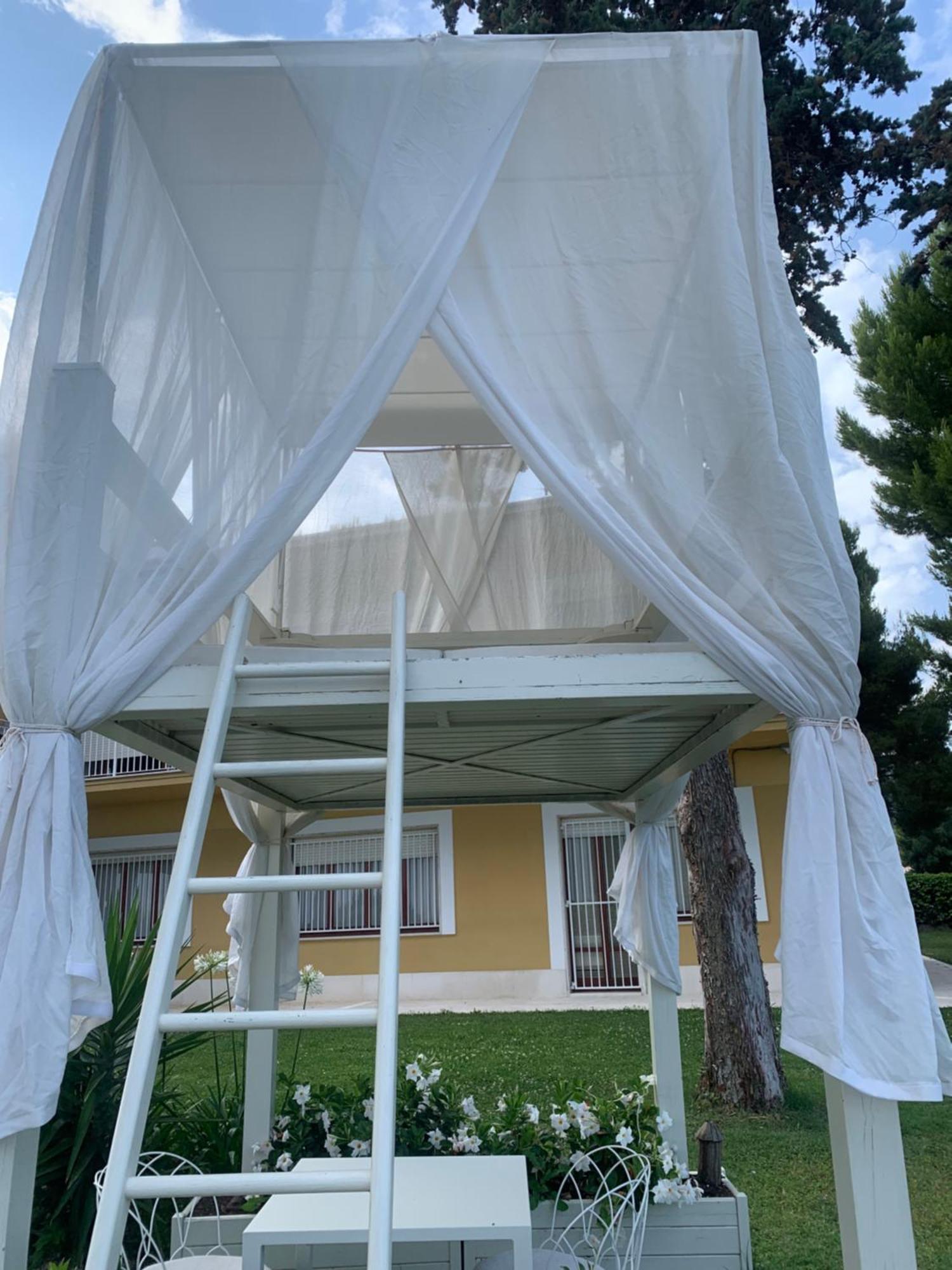 Bed and Breakfast Tra Gli Alberi E Il Mare Sirolo Exterior foto