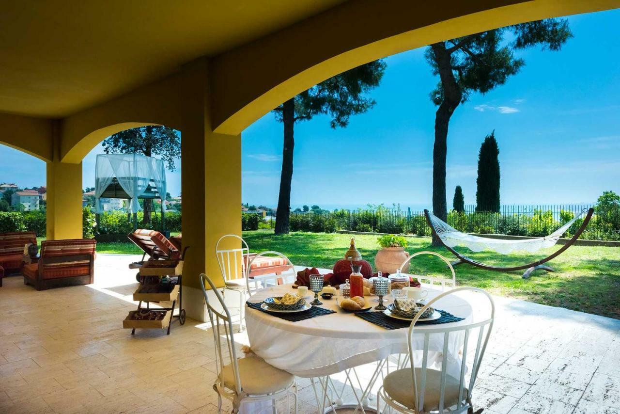 Bed and Breakfast Tra Gli Alberi E Il Mare Sirolo Exterior foto