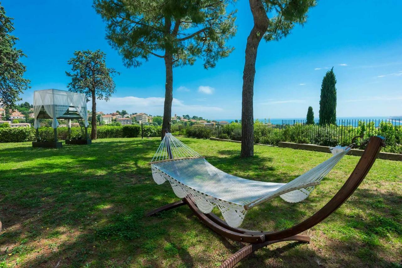 Bed and Breakfast Tra Gli Alberi E Il Mare Sirolo Exterior foto