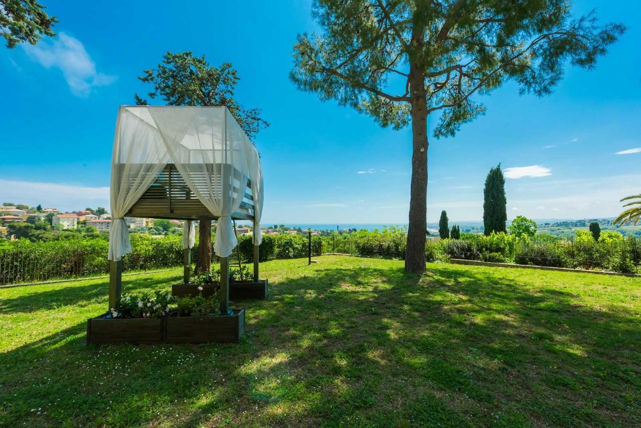 Bed and Breakfast Tra Gli Alberi E Il Mare Sirolo Exterior foto